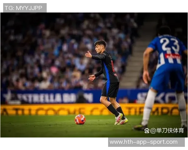 费尔明与佩德里庆祝西超杯夺冠合影分享助攻喜悦与冠军荣耀